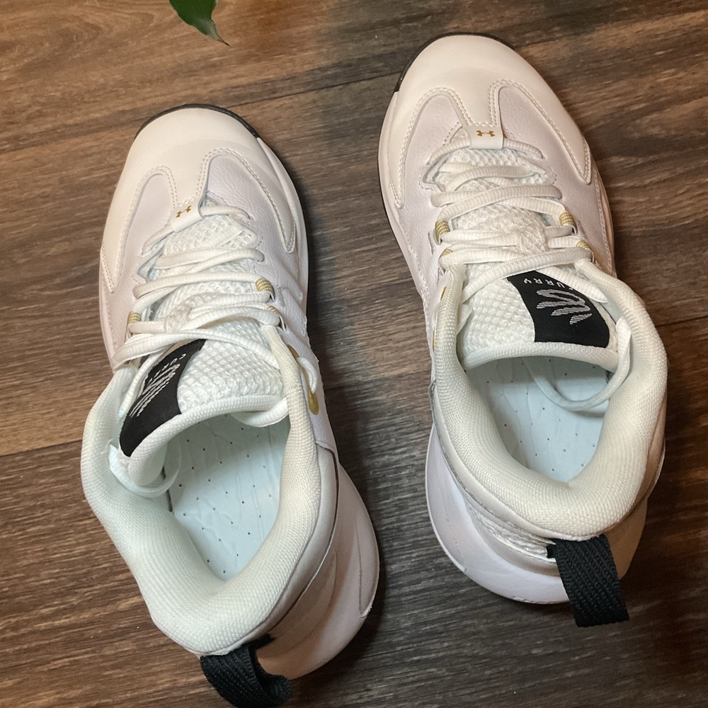 Under Armour Curry Youth Basketball Shoes White Gold Size 5.5Y EUC - Picture 5 of 8